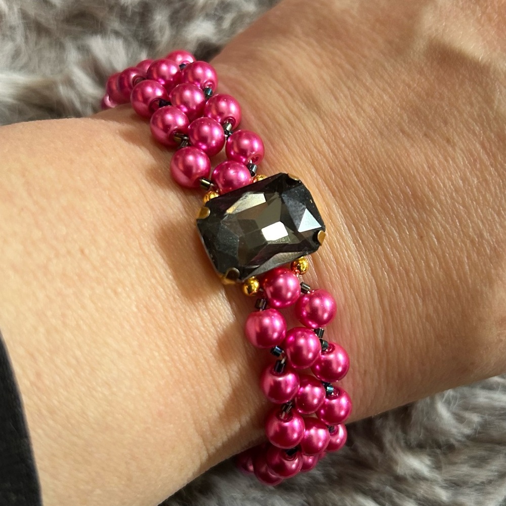 Handcrafted fuchsia pink Czech glass pearl rainbow seed bead lattice bracelet